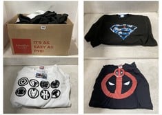 BOX OF APPROX 20 X ASSORTED ADULT CLOTHING TO INCLUDE SUPERMAN SWEATER BLACK WITH WHITE/BLUE COMIC LOGO SIZE XL