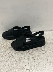 CROCS BROOKYLN LUXE CROSS STRAP BLACK SIZE W9