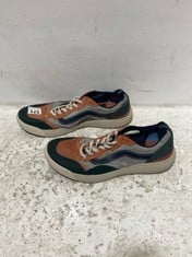 VANS ULTRARANGE EXO TRAINERS GREY/MULTI SIZE 10.5 RRP- £105