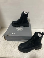 PALLADIUM PALLASQUAD CANVAS BOOTS BLACK SIZE 5 RRP- £105