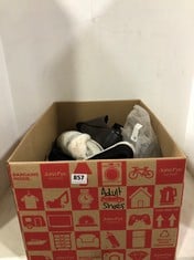 BOX OF ASSORTED ADULT FOOTWEAR TO INCLUDE TOMS BLACK CANVAS SLIP-ONS SIZE 6