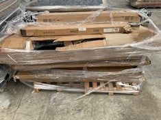 PALLET OF ASSORTED FURNITURE INCLUDING DESK MODEL 002315A (MAY BE BROKEN OR INCOMPLETE).