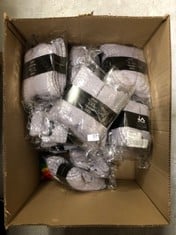 QUANTITY OF ASSORTED ITEMS TO INCLUDE FUZZY GRIP SOCKS 4 PAIRS DOVE GRAY RRP £247: LOCATION - RACK B