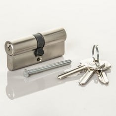 12 X SATIN CHROME EURO CYLINDER LOCK, EURO DOOR BARREL LOCK SUPPLIED WITH 3 KEYS. WITH ANTI-DRILL & ANTI-PICK PROTECTION. SUITABLE FOR ALL DOOR TYPES. EURO CYLINDER LOCKS (40MM X 60MM (100MM TOTAL))