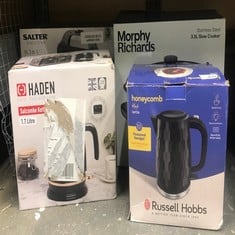 QUANTITY OF KITCHEN & APPLIANCES ITEMS TO INCLUDE RUSSELL HOBBS HONEYCOMB ELECTRIC 1.7L CORDLESS KETTLE (FAST BOIL 3KW, BLACK PREMIUM PLASTIC, MATT & HIGH GLOSS FINISH, REMOVABLE WASHABLE ANTI-SCALE