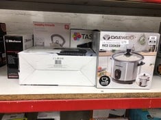 QUANTITY OF KITCHEN & APPLIANCES ITEMS TO INCLUDE QUEST 35969 ROTATING BELGIAN WAFFLE MAKER / NON STICK PLATES / TEMPERATURE CONTROL / COOKS UP TO 4 WAFFLES / 1000W: LOCATION - G RACK