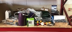 QUANTITY OF ASSORTED GARDEN ITEMS TO INCLUDE TRURO SOLAR LIGHTS: LOCATION - LEFT RACKS(COLLECTION OR OPTIONAL DELIVERY AVAILABLE)