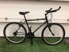 RALEIGH OUTLANDER GENTS RIGID FRAME MOUNTAIN BIKE, 20” FRAME, 26” WHEELS,21 SPEED THUMB SHIFT GEARS.: LOCATION - FRONT FLOOR(COLLECTION OR OPTIONAL DELIVERY AVAILABLE)