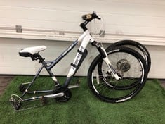 MERIDA JULIET MOUNTAIN BIKE, 16” FRAME, 27.5” WHEELS, 21 SPEED TRIGGER GEARS, FRONT & REAR MECHANICAL DISC BRAKE. : LOCATION - FRONT FLOOR(COLLECTION OR OPTIONAL DELIVERY AVAILABLE)