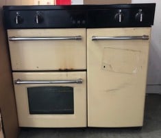 STOVES DOUBLE ELECTRIC COOKER: LOCATION - FRONT FLOOR(COLLECTION OR OPTIONAL DELIVERY AVAILABLE)