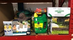 QUANTITY OF ASSORTED GARDEN ITEMS TO INCLUDE MIRACLE GRO EVERGREEN COMPLETE 4 IN 1: LOCATION - LEFT RACKS(COLLECTION OR OPTIONAL DELIVERY AVAILABLE)