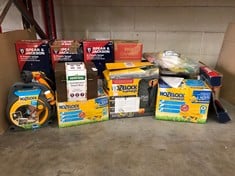 QUANTITY OF ASSORTED GARDEN ITEMS TO INCLUDE SPEAR & JACKSON 5L PRESSURE SPRAYER: LOCATION - LEFT RACKS(COLLECTION OR OPTIONAL DELIVERY AVAILABLE)