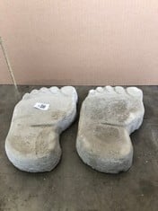 FOOT STEPPING STONES - COLLECTION ONLY - LOCATION FRONT FLOOR