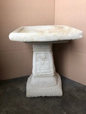 CLASICO BIRD BATH - COLLECTION ONLY - LOCATION FRONT FLOOR