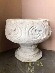 FLEUR-DE-LYS URN - COLLECTION ONLY - LOCATION FRONT FLOOR