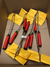 8 X SHANFEEK HOE GARDENING TOOLS HOLLOW HOE FOR WEEDING 38CM WEED REMOVAL TOOL FOR YARD WITH RUBBER NON-SLIP HANDLE(RED) - TOTAL RRP £120: LOCATION - D RACK