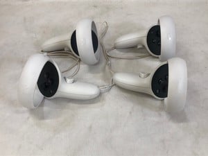 4X META QUEST 2 CONTROLLERS VR CONTROLLERS.: LOCATION - O