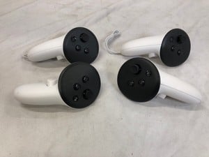 4X META QUEST 3 VR CONTROLLERS  VR CONTROLLERS.: LOCATION - D