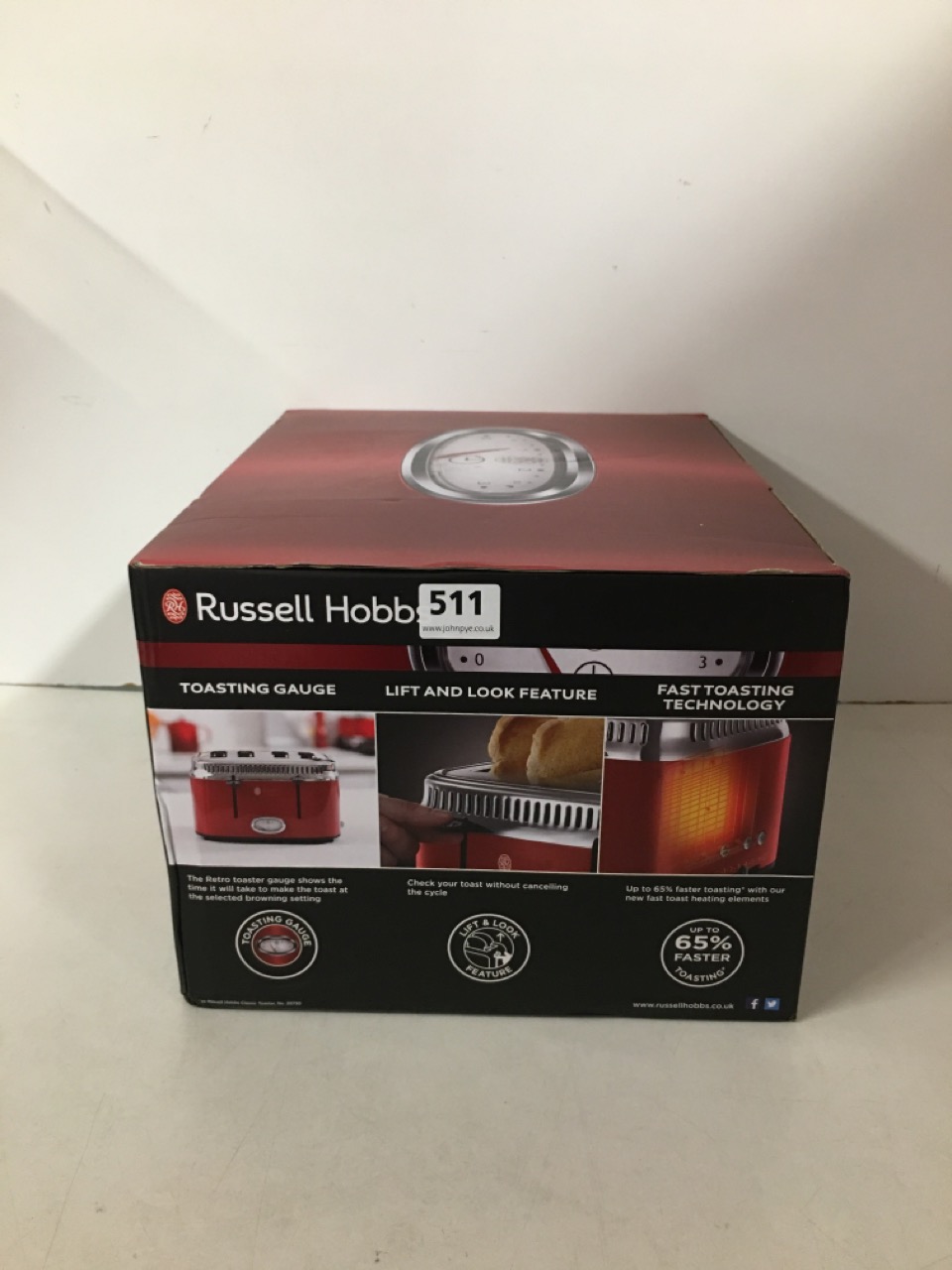 John Pye Auctions RUSSELL HOBBS RETRO RIBBON RED 4 SLICE TOASTER