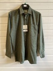 COUNTRY ESTATE CASTLETON SHIRT, SIZE M