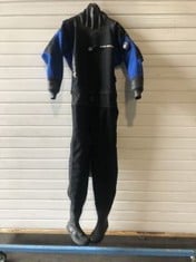 AZDRY CP1 SPORT DIVING SUIT, SIZE M/L