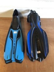 2 X PAIRS OF FINS TO INC OCEAN MANTARAY