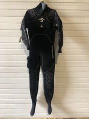 SCUBAPRO EVERDRY DIVING SUIT, SIZE US LS