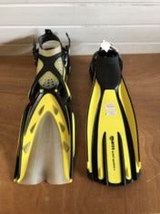 2 X PAIRS OF FINS TO INC MARES AVANTI QUATTRO