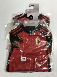 ADIDAS CHILDRENS ROYAL BELGIAN FA 1895 FOOTBALL KIT - SIZE 3 - 4 YEARS