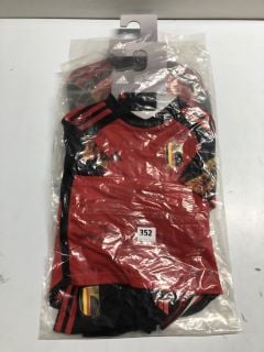 ADIDAS CHILDRENS ROYAL BELGIAN FA 1895 FOOTBALL KIT - SIZE 3 - 4 YEARS