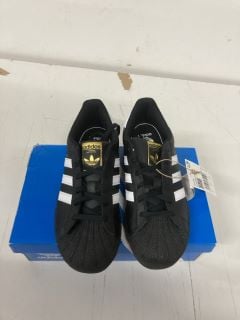 ADIDAS SUPERSTAR C SIZE: UK 2 1/2