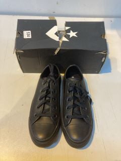 CONVERSE BLACK MONO  SIZE: 4