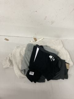 4 X CLOTHING ITEMS INC NIKE SHORTS  XS