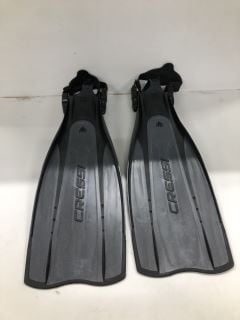 SCUBA DIVER FLIPPERS