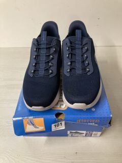 SKECHERS HANDS FREE SWIFT FIT TRAINERS UK SIZE 9