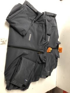 2 X DEWALT JACKETS SIZE XXL