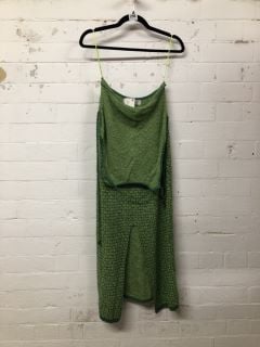 WOMEN'S DESIGNER DRESS IN GREEN - SIZE M - RRP $88