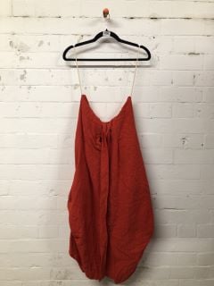 WOMEN'S DESIGNER DRESS IN RED - SIZE M - RRP $98