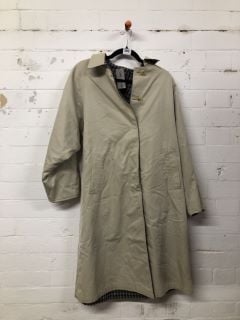 WOMEN'S DESIGNER OVERCOAT IN BEIGE - SIZE UNKNOWN