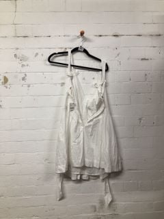 WOMEN'S DESIGNER SHORT DRESS IN WHITE - SIZE L - RRP $78