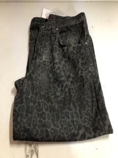 PAIR OF JADED LONDON DESIGNER TROUSERS IN BLACK - SIZE 32W - RRP £80