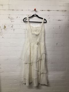 WOMEN'S DESIGNER DRESS IN IVORY - SIZE XS - RRP $118