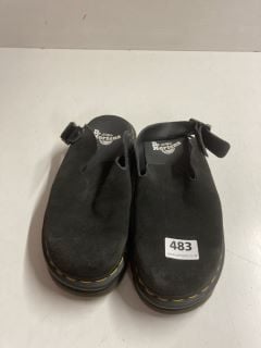 PAIR OF DR MARTENS SANDALS IN BLACK - SIZE UK 5