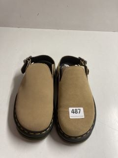 PAIR OF DR MARTENS SANDALS IN BEIGE - SIZE UK 5