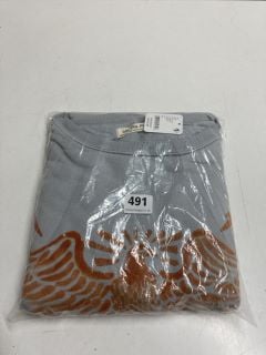 GRAPHIC CAMDEN JUMPER IN GREY - SIZE M - RRP $108