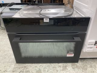 AEG BUILT-IN SINGLE OVEN MODEL KMK768080T RRP £989