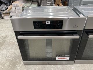 AEG BUILT-IN SINGLE OVEN MODEL BES355010M RRP £319