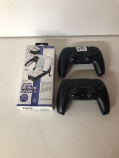 2 X SONY PLAYSTATION FIVE DUAL SENSE WIRELESS CONTROLLERS AND A CHARGING DOCK