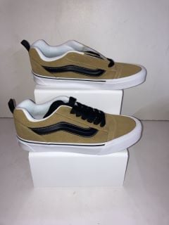 VANS TRAINERS SIZE 9