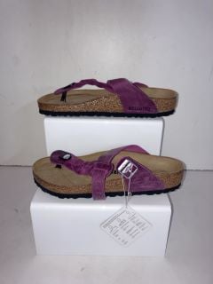 BIRKENSTOCKS SIZE 39